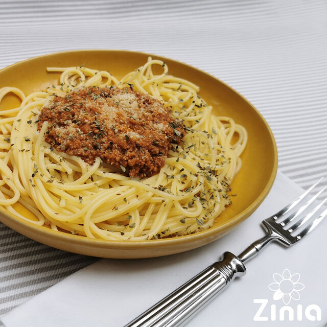 ESPARGUETE À BOLONHESA