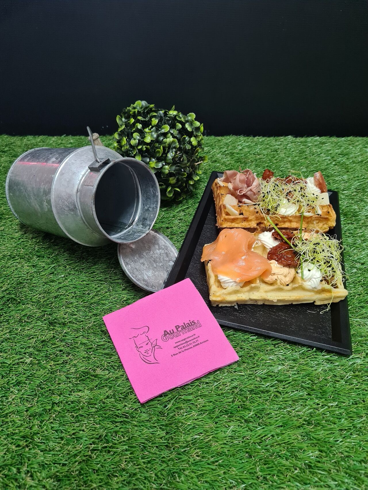 Formule du midi accompagné de sa salade pour une pause rapide n'hésitez à consulter notre carte.