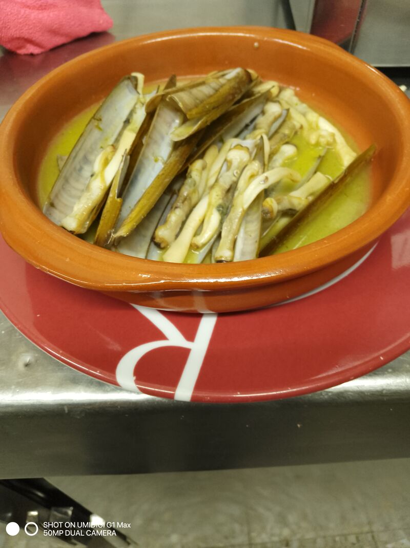 Navajas al ajillo
