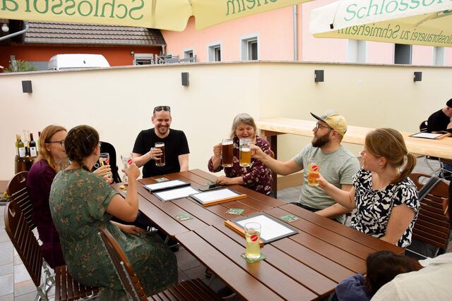 Die Seele baumeln lassen und genießen! Zum Wohl und guten Appetit in Jürgen´s Biergarten.