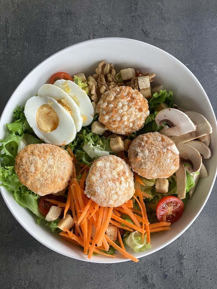 Salade chèvre ou camembert chaud 