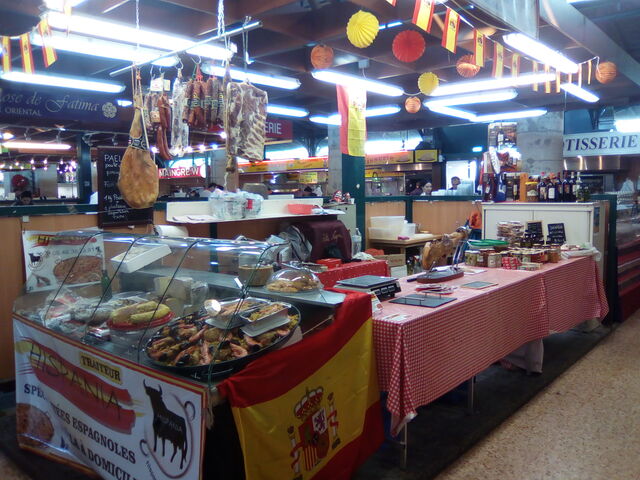 notre stand dans la halle du marché de Poissy (78) vendredi et dimanche matin