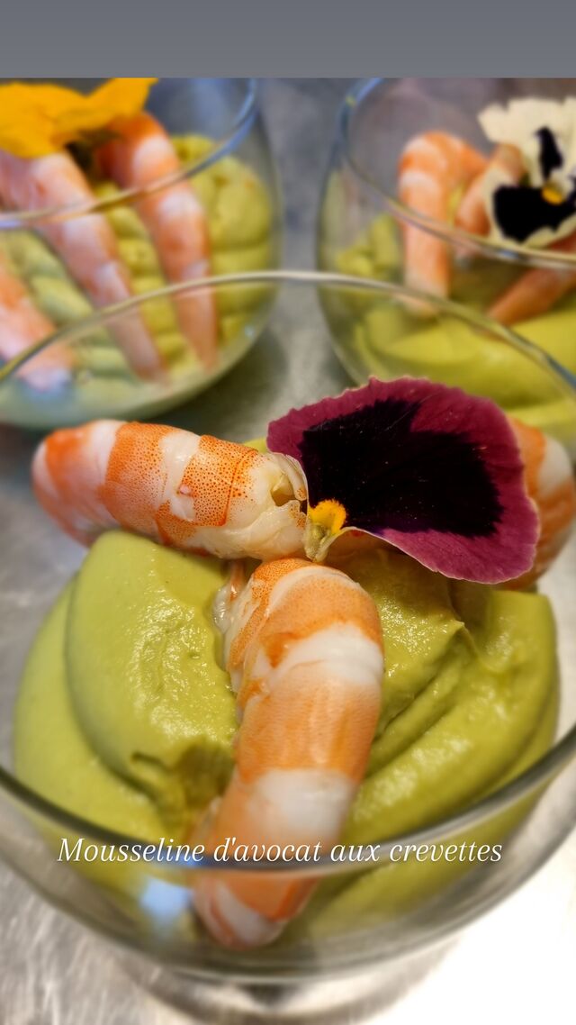 Mousseline d'avocat et crevettes 