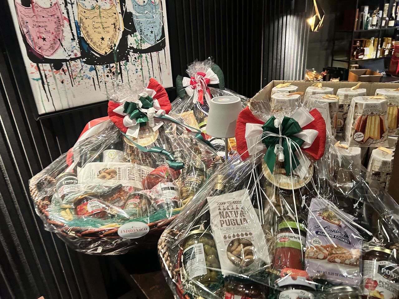 Verschenken Sie zu Weihnachten unsere Presentkörbe!