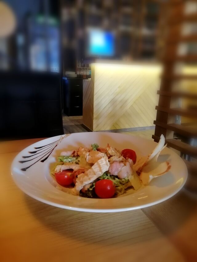 top меню - салат Цезар з куркою