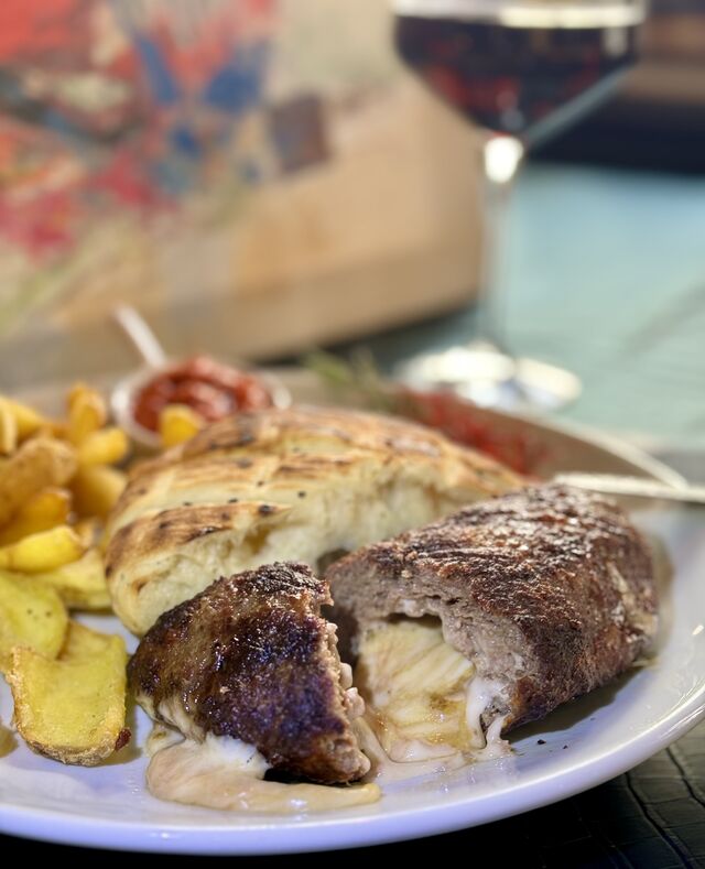 Gefüllter Pljeskavica