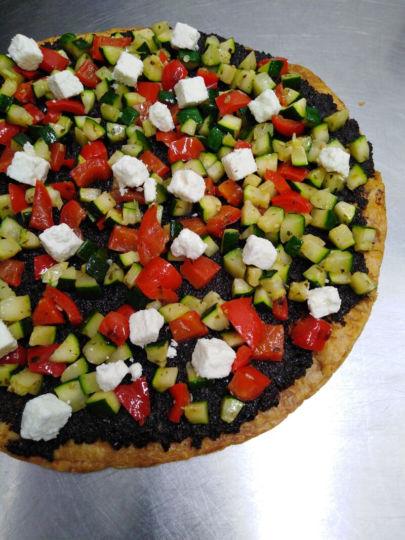 Tarte fine du 5 mars 2020
Pâte feuilletée, tapenade, poivron et courgette a l'origan, fêta
2.90 € la part ou 17.00 € entière