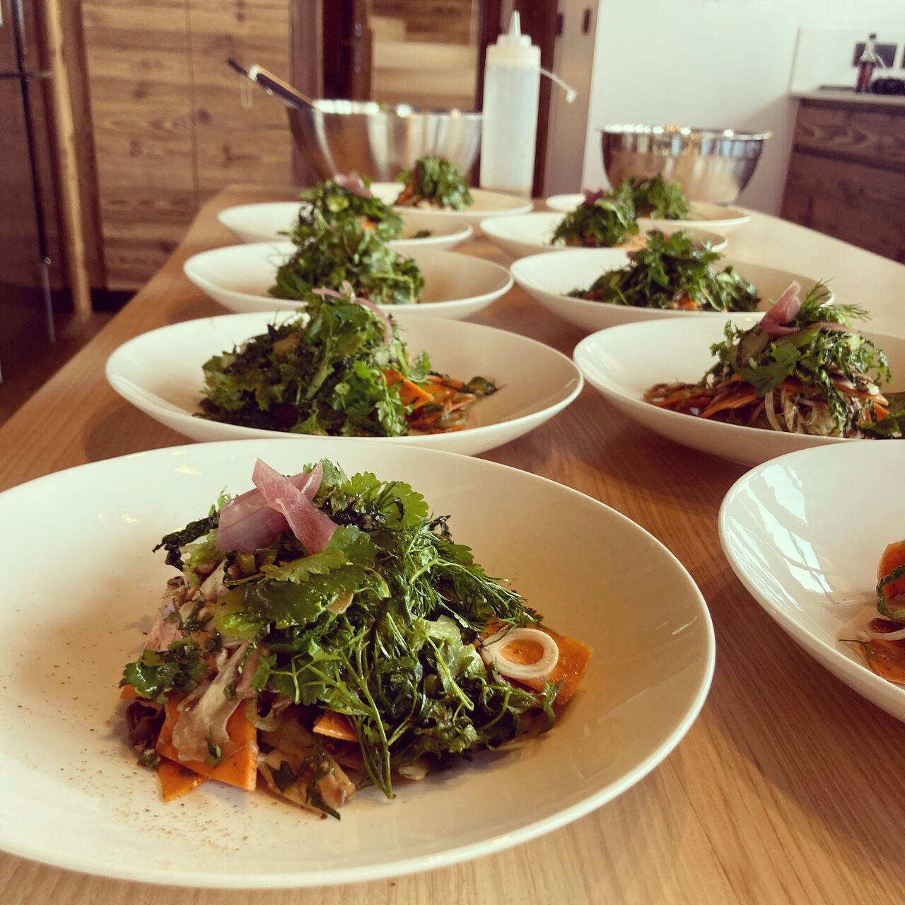 Salade aux légumes et herbes d’hiver