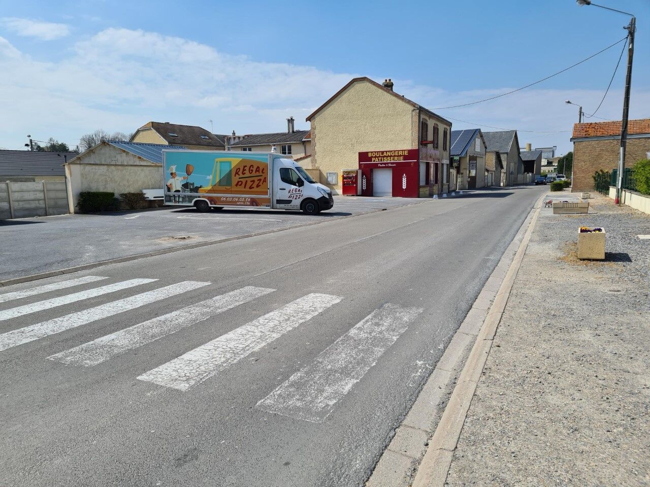 CHATELET SUR RETOURNE LE LUNDI