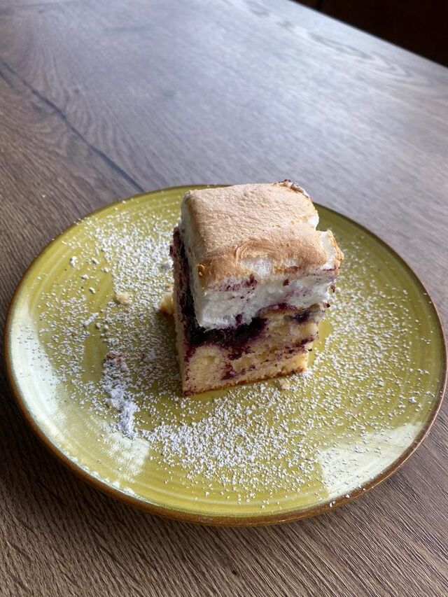 Placinta cu visine si bezea 