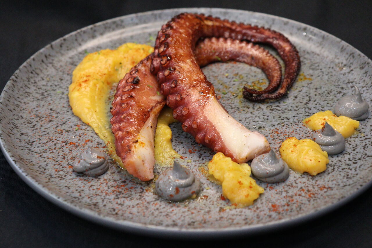 Pulpo con Revolconas