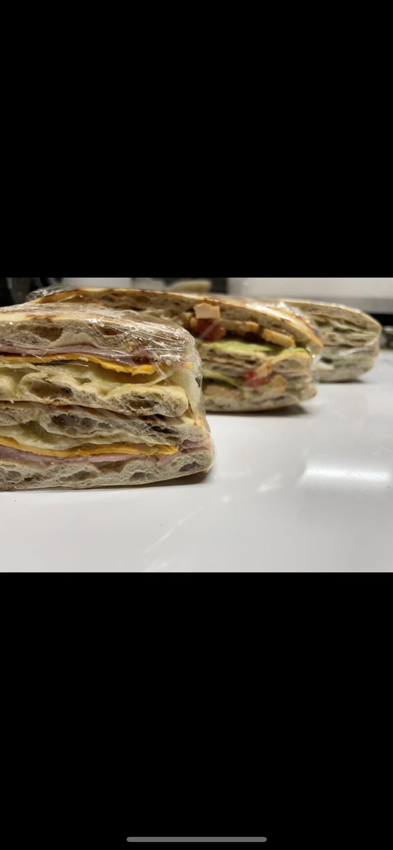 Sandwich pain polaire
- Jambon/cheddar
- Poulet
- Saumon