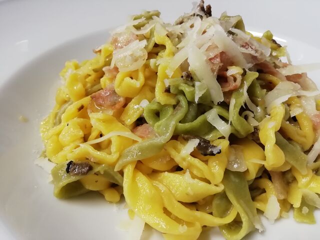 Paglia e fieno alla gricia tartufata