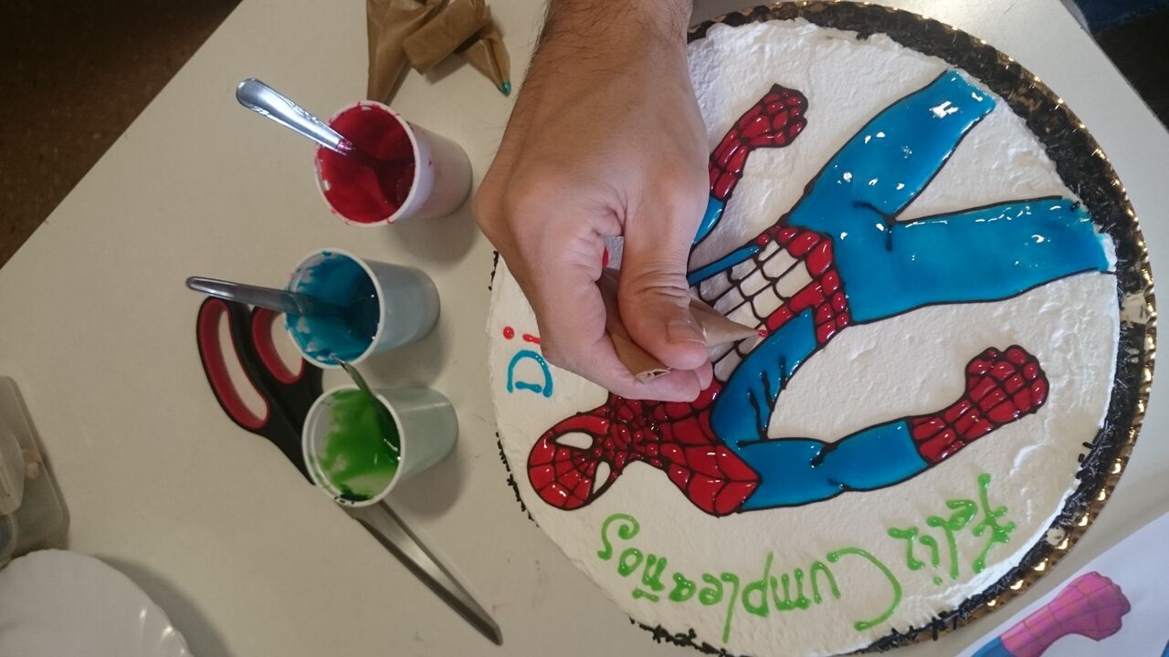 Tartas personalizadas y totalmente artesanas.
Elige el tamaño, el relleno y la decoración que más te guste.