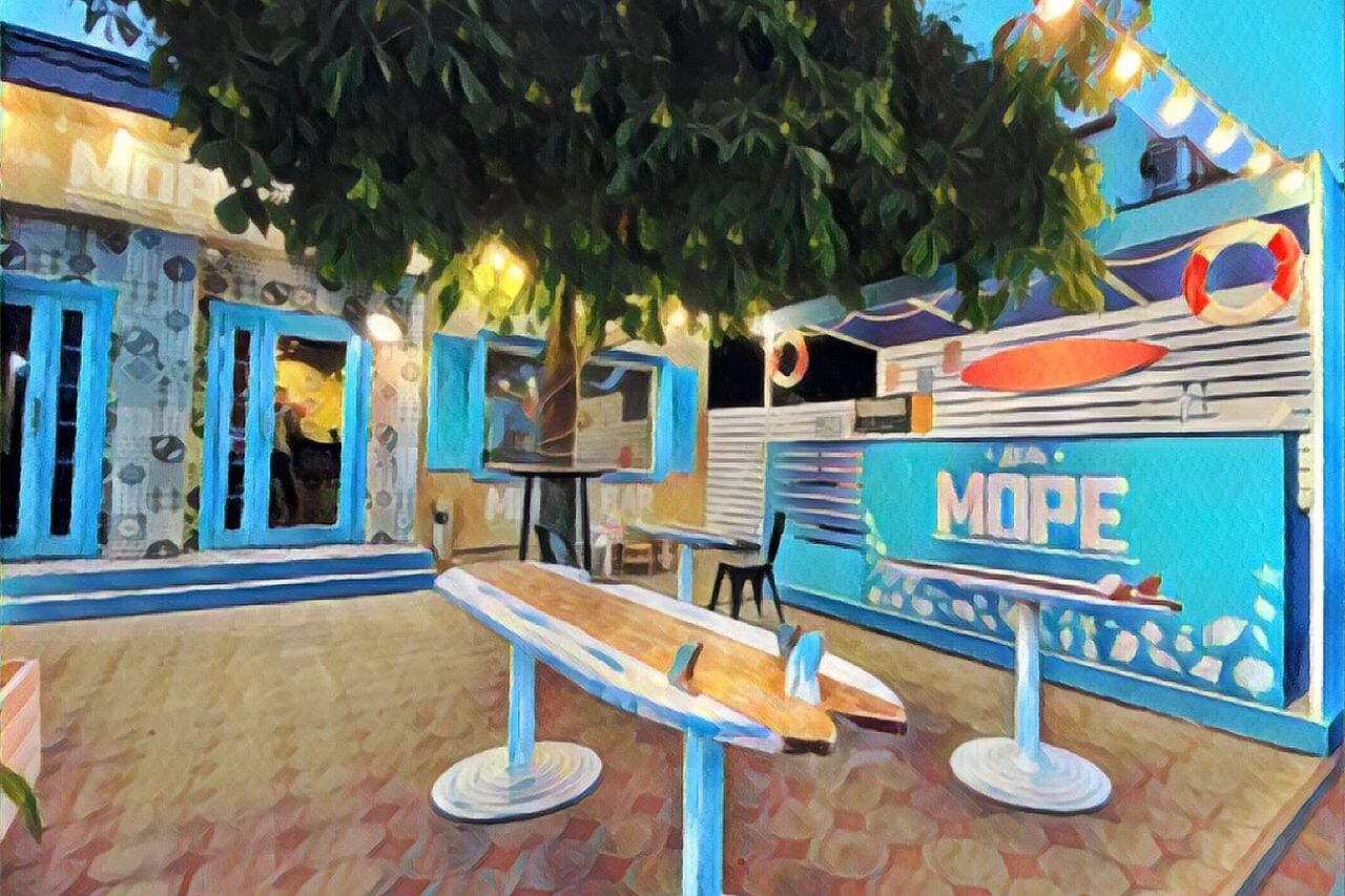 WEEKEND FAMILY BRUNCH