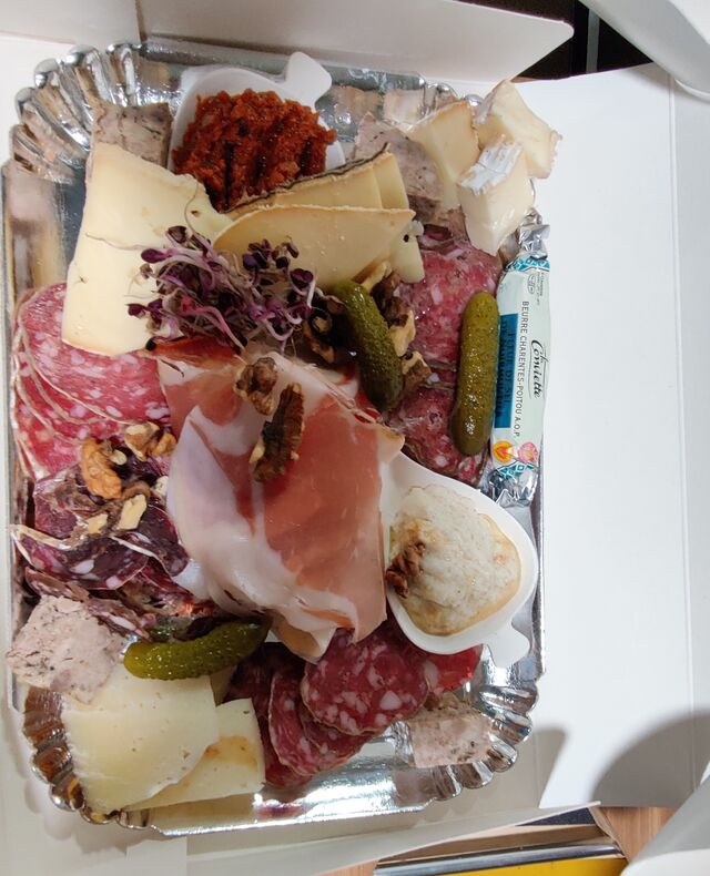 Planche un peu de tout à emporter