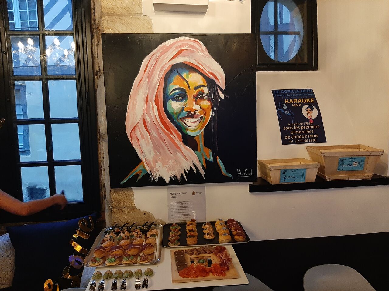 Le Gorille expose différents Artistes tout au long de l'année.