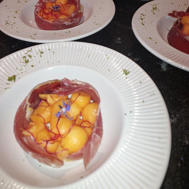 Melon au baume de venise..jambon Serrano