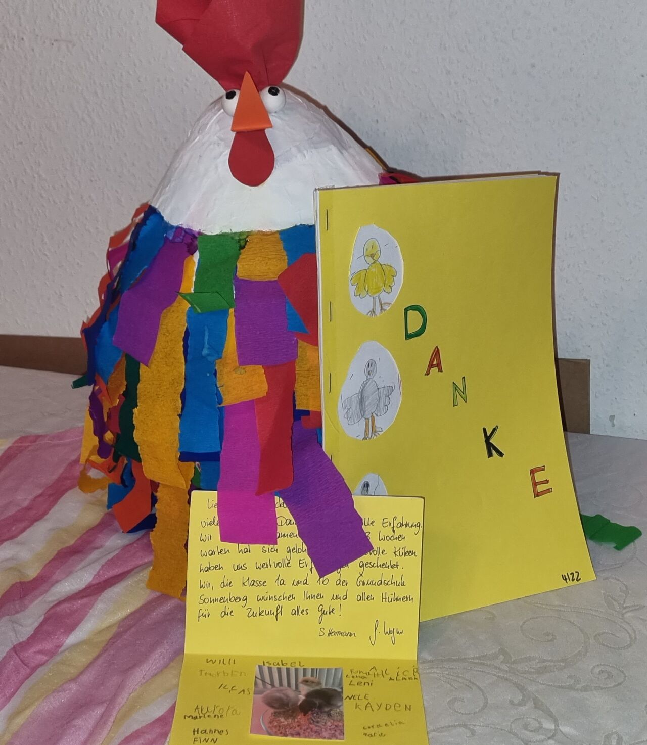 Viele Tolle Bilder und ein neuer Mitbewohner.
Herzlichen Dank an die Klassen 1a und 1b