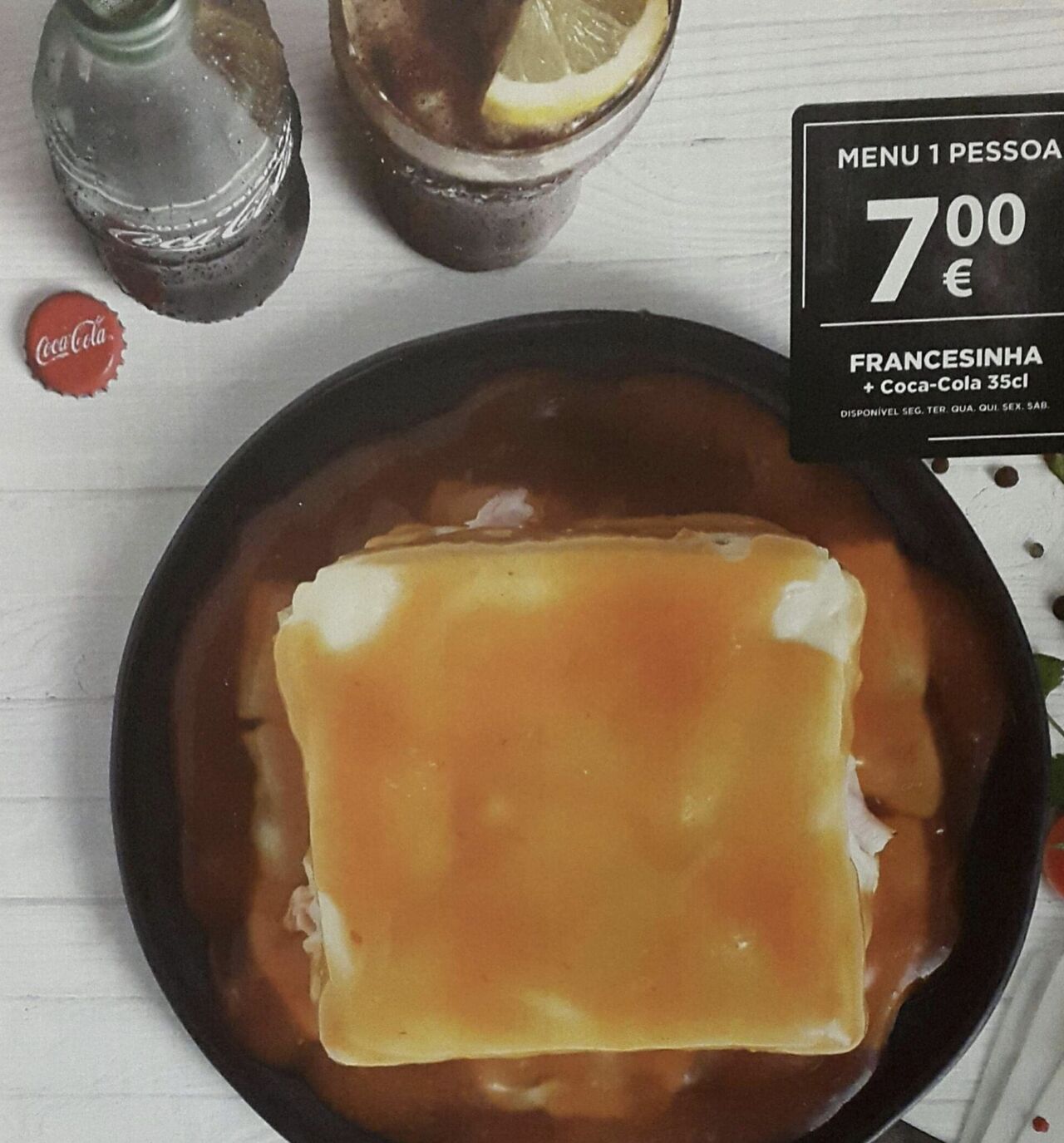 Promoção Sexta-Feira: Francesinha com 1 bebida 7€ por pessoa