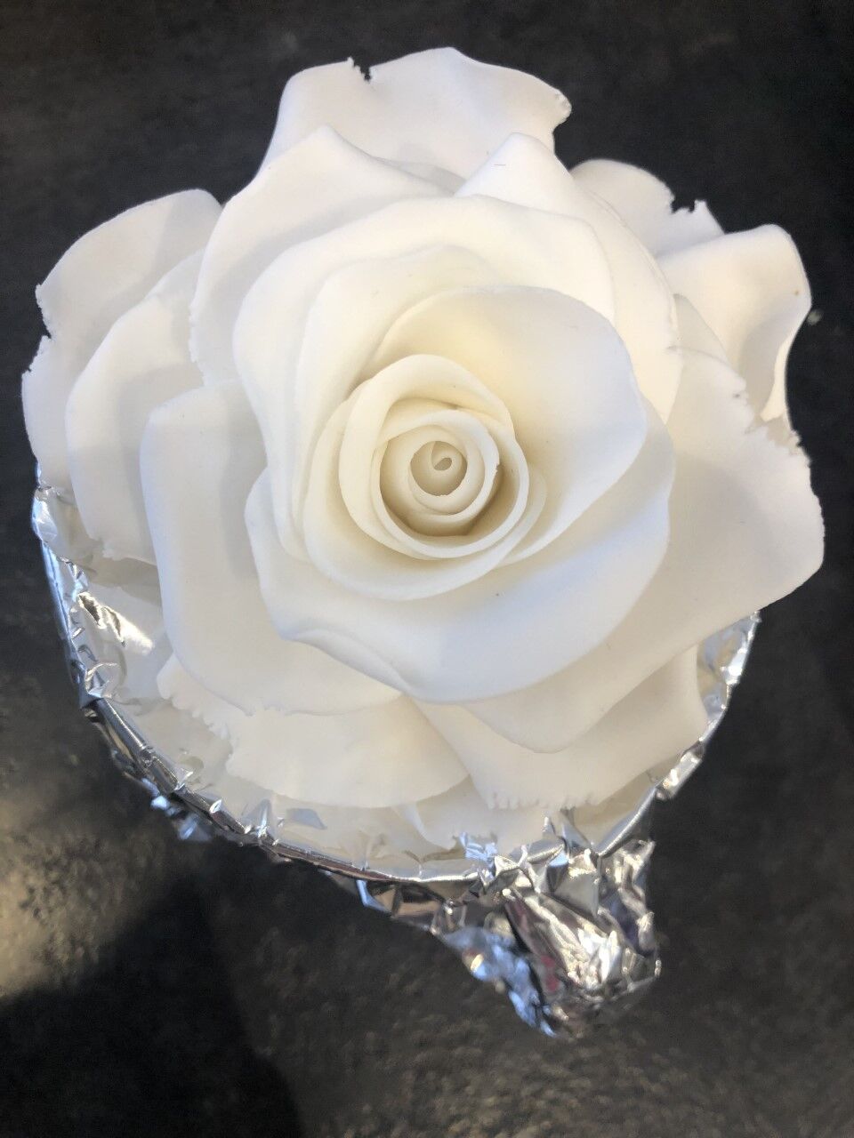 Rose blanche en Pâte à sucre ^^