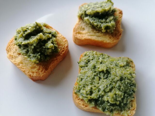 Xêtney Verde
Patê de coentros e coco com um equilíbrio fantástico de doce, ácido e picante