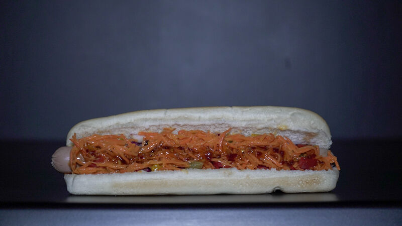 THE ASIAN
pain moelleux, saucisse, cheddar, oignons rouges, poivrons, carottes
sauce thaï