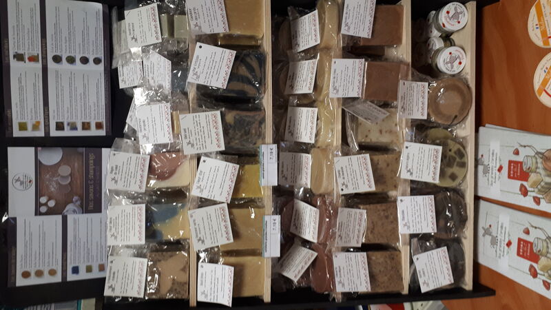 Les Grandes z'oreilles, savons shampoing, deo, dentifrice, exfoliants 
