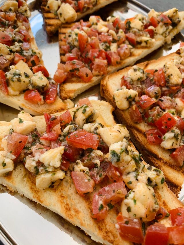 Bruschetta tomaat en mozzarellla