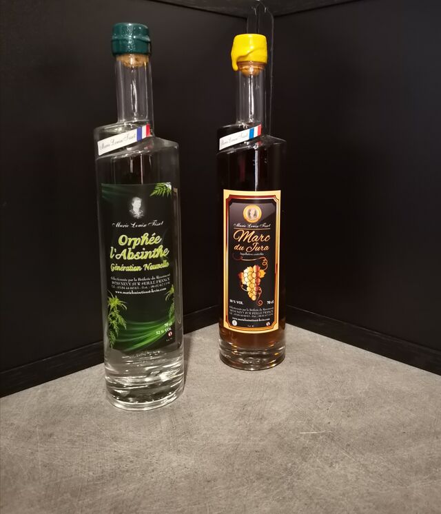 Absinthe (à gauche) = 78€ / Marc du Jura (à droite) = plus en stock