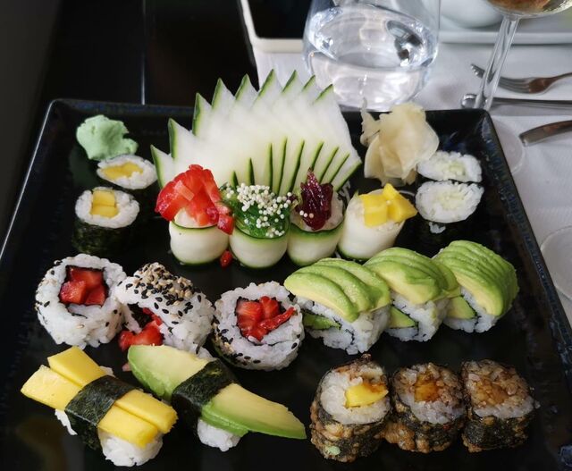 Sushi Veggie
Sushi by Chef Himal Puri