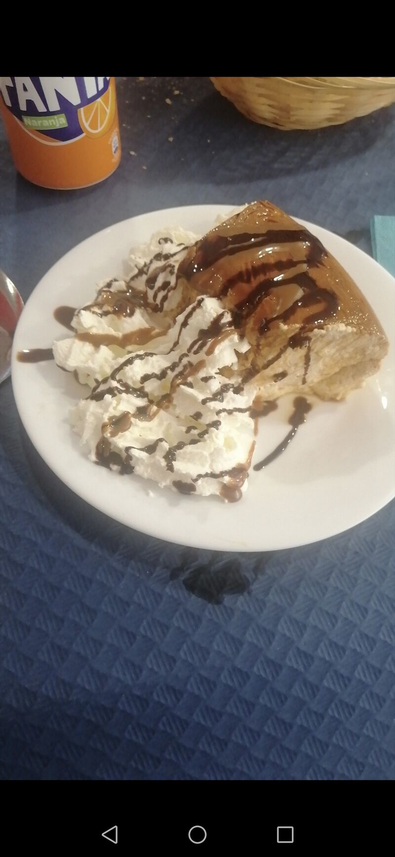 Tarta de Queso con nata y sirope