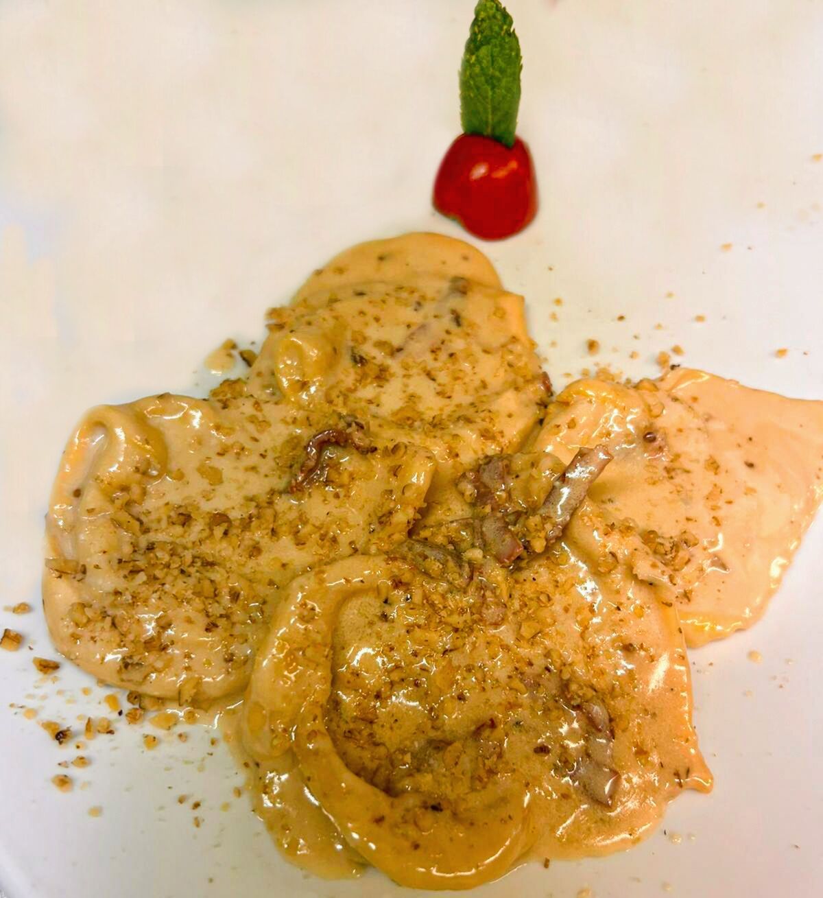 Cappellacci con crema di mascarpone e noci