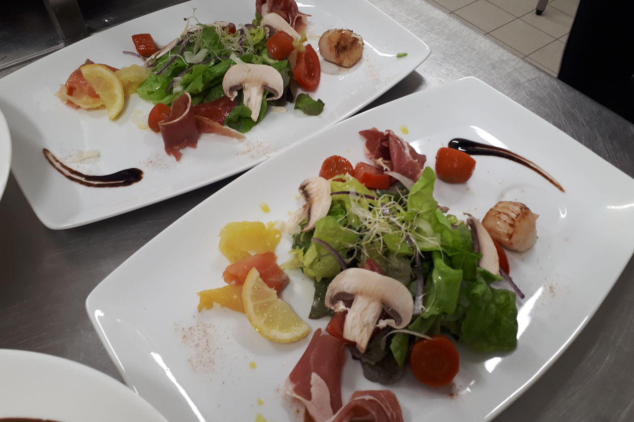 assiette entre terre et mer