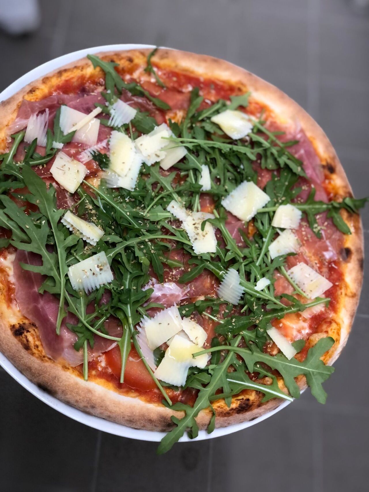 Pizza nach traditioneller Art