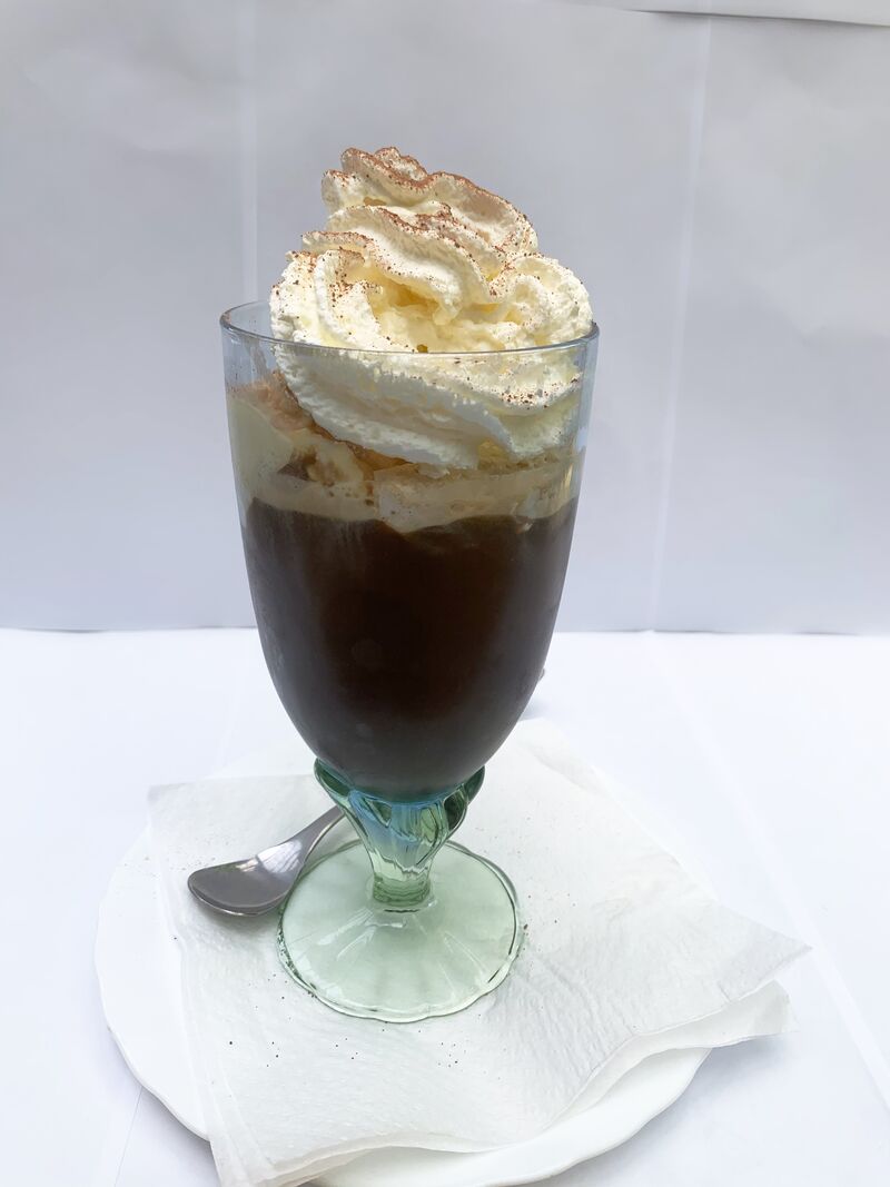 Eiskaffee mit Vanilleeis