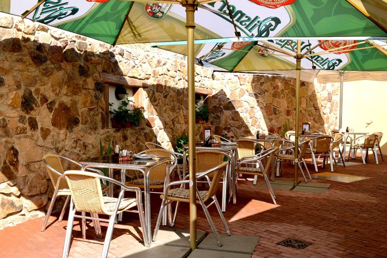 V teplejším období