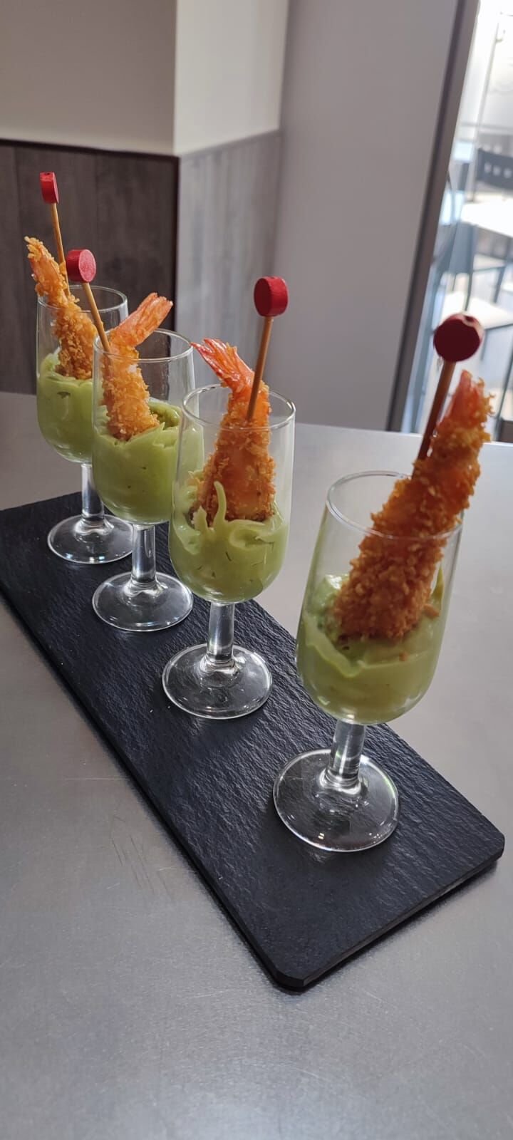 Gamba en salsa de guacamole