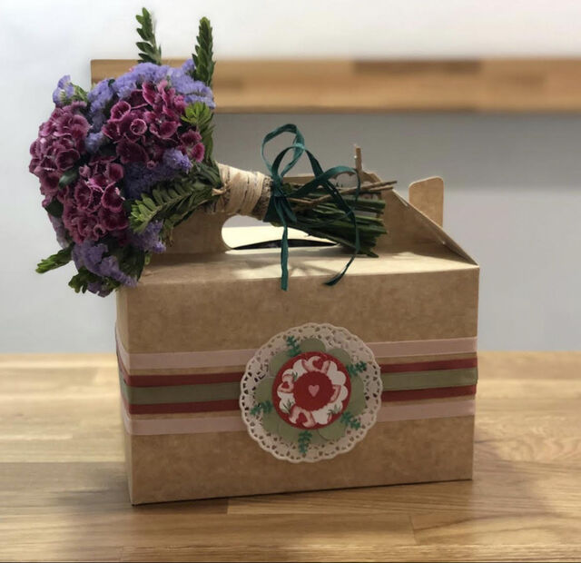 Cuenta con nosotros para detalles tan bonitos como este... Es ideal para cualquier momento del día !!
