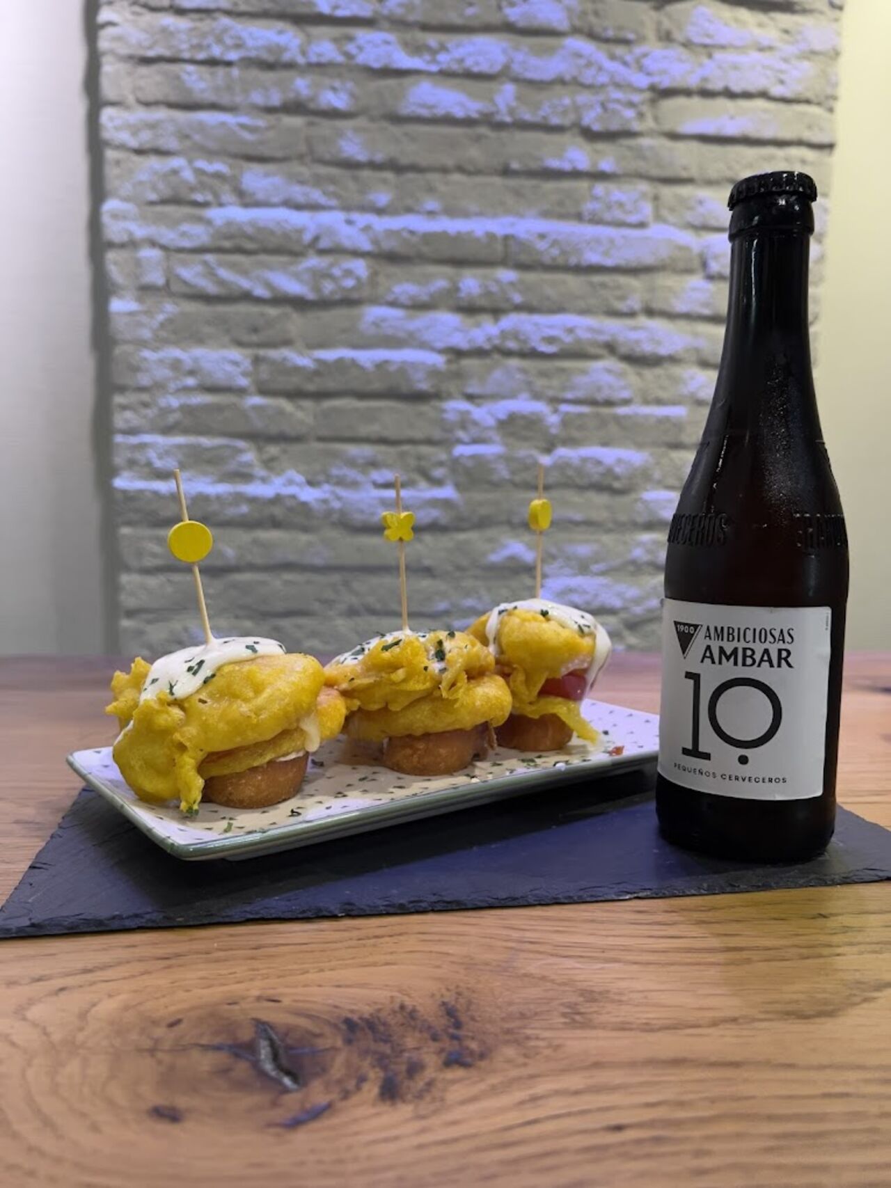 Bar de tapas, vino y el mejor ambiente!