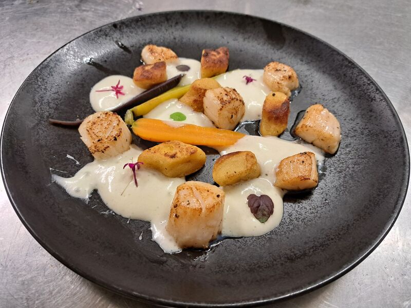 Poêlée de St- Jacques émulsion truffe