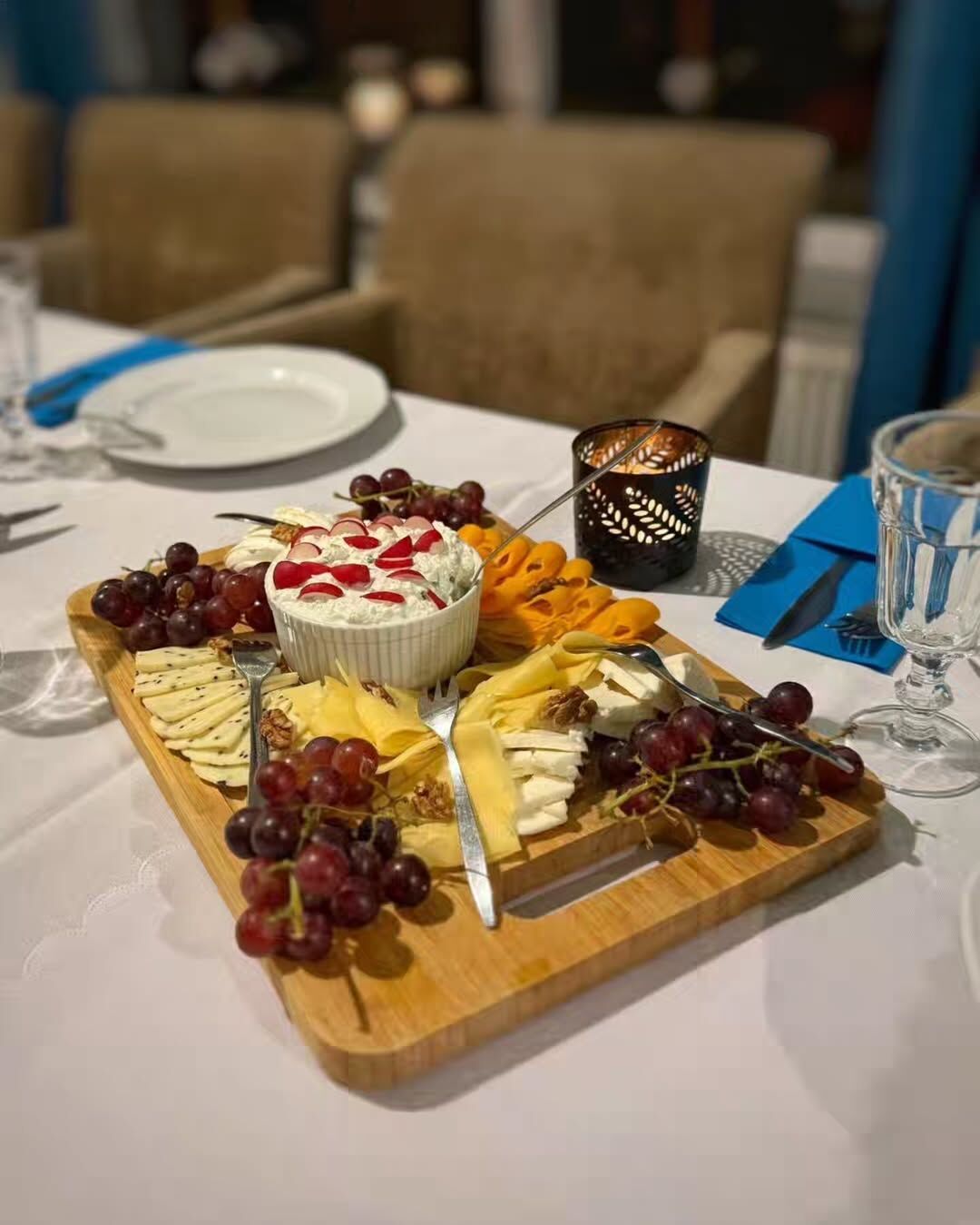 Deski serów i innych specjałów