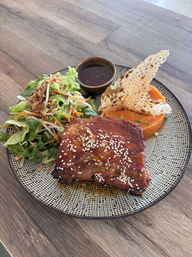 Travers de porc avec purée de patate douce 