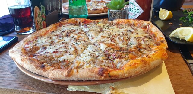 Pizza Thunfisch