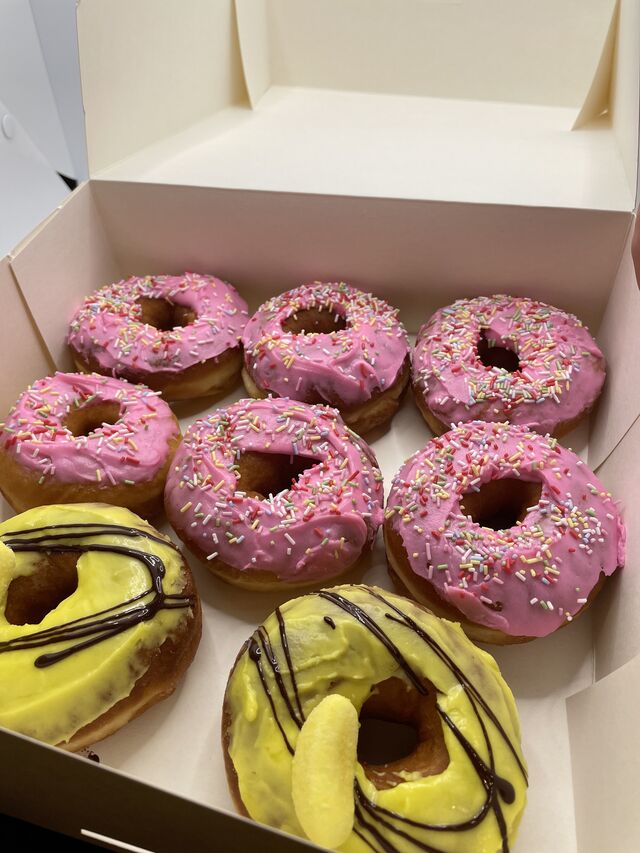 Famous Donuts!!! plusieurs saveurs à choix
Barbe à Papa, Banane, Chocolat...