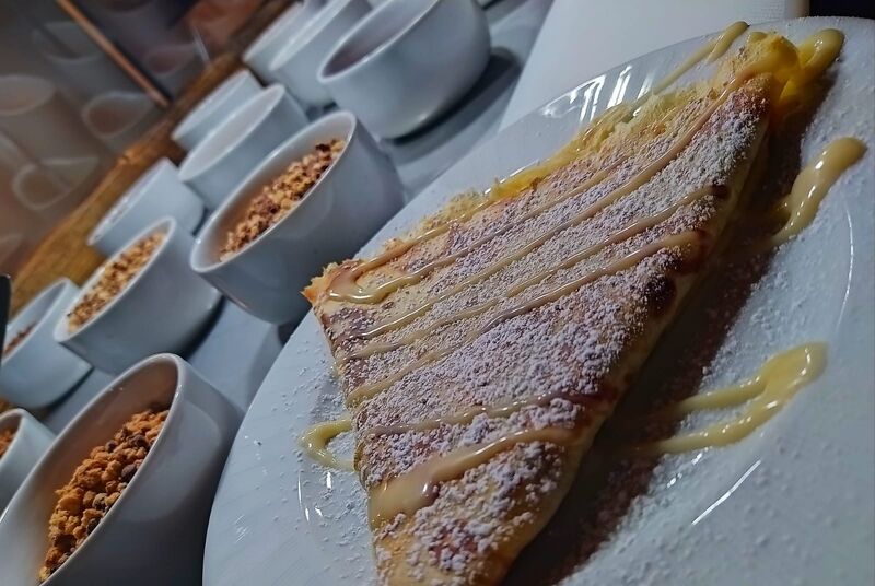 Nos crêpes sont faites maison! Crêpes au nutella, sucre, oréo, caramel