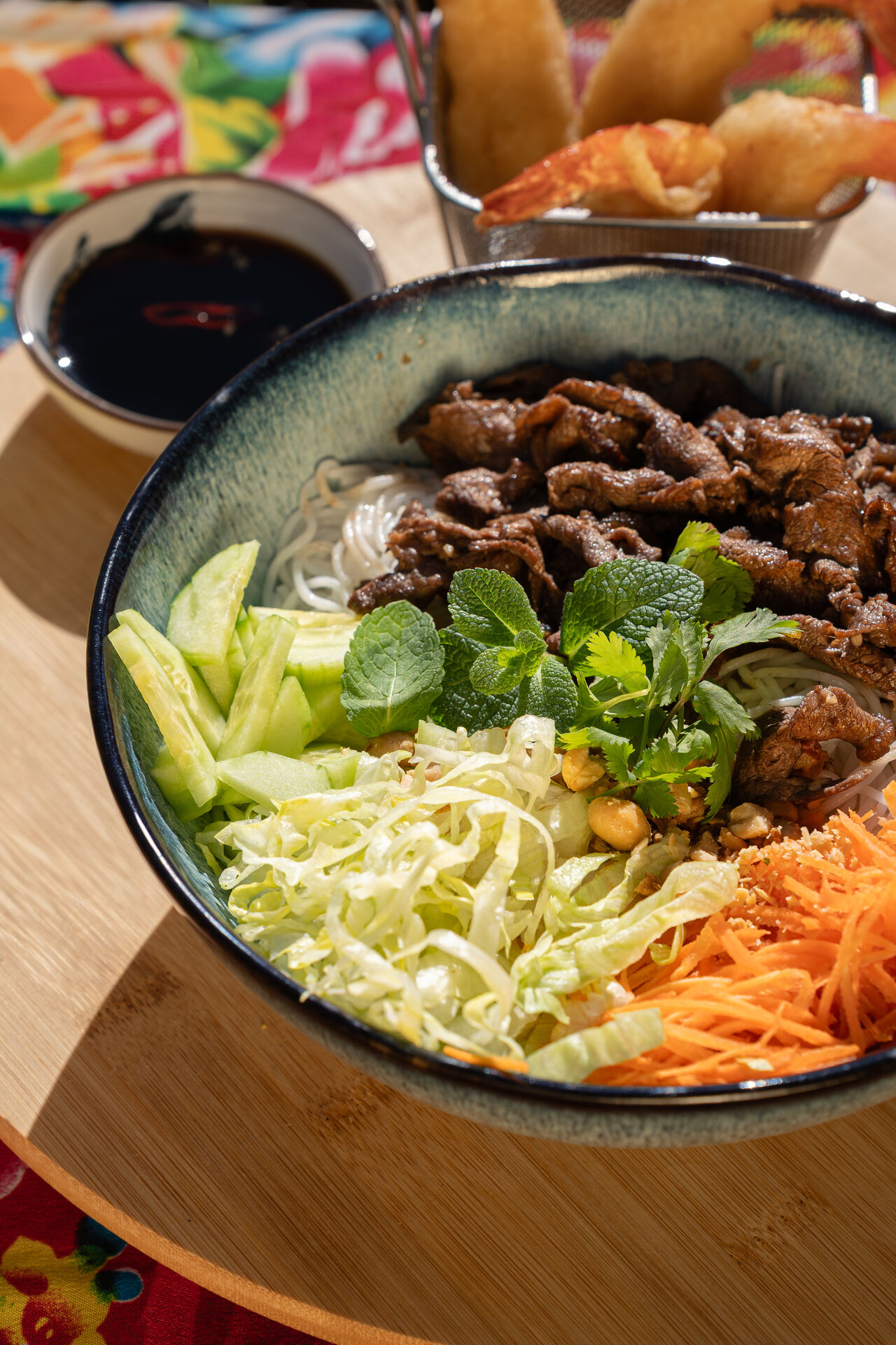 🌟 Découvrez l'histoire du Bún Bò Xào Nam Bộ ! 🌟