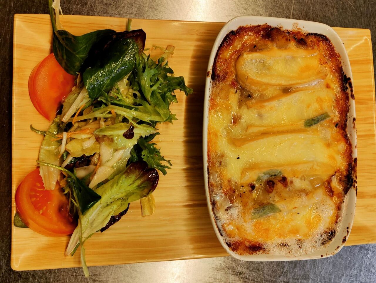 Tartiflette avec sa salade