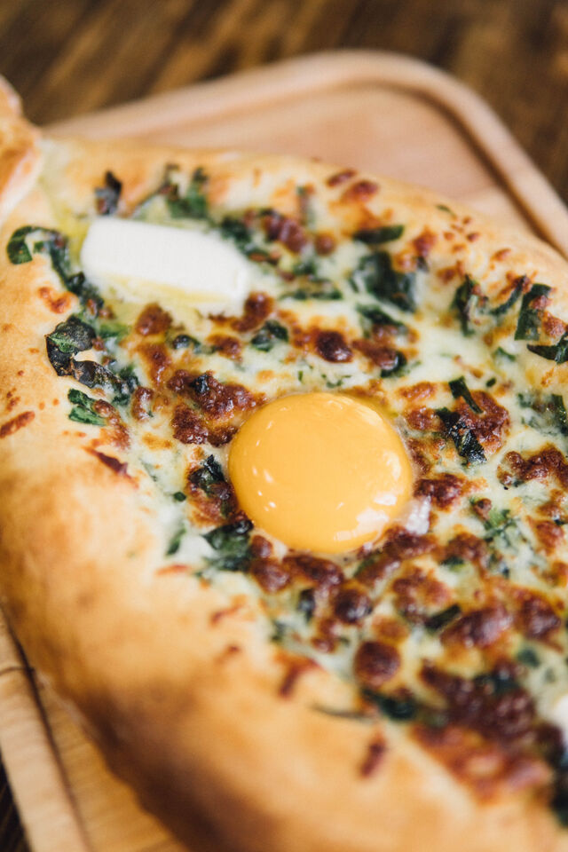 Хачапурі аджарський зі шпинатом. Літня пропозиція.