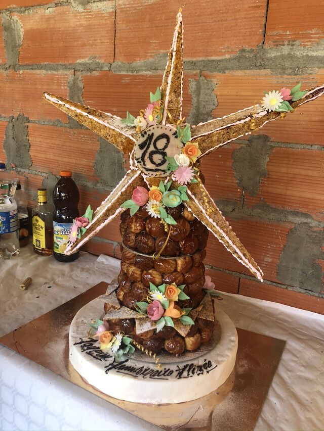 Étoile en choux nougatine 